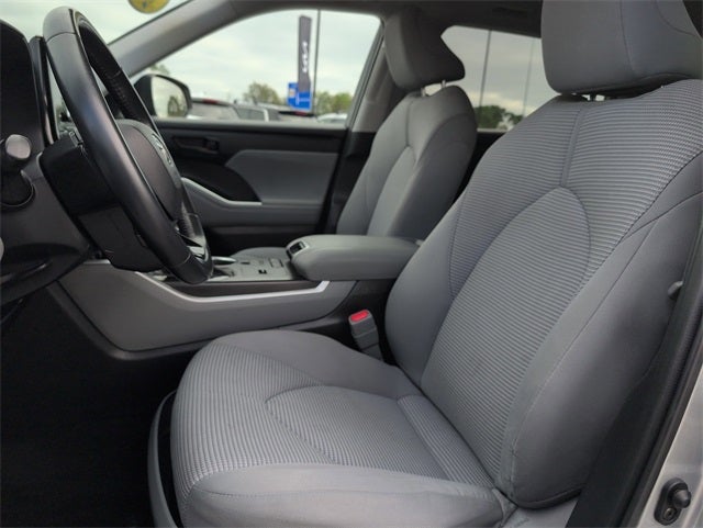 2021 Toyota Highlander LE