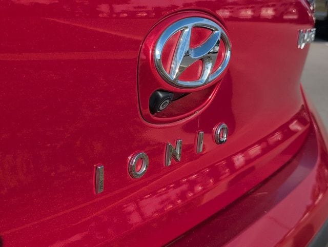 2022 Hyundai Ioniq Hybrid SE