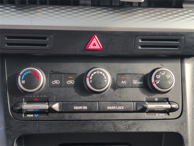 2023 Kia Carnival LX