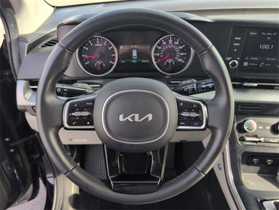 2023 Kia Carnival LX