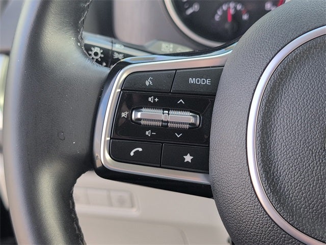 2023 Kia Carnival LX