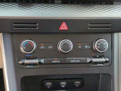 2023 Kia Carnival LX