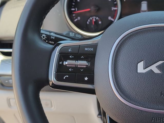 2023 Kia Carnival LX